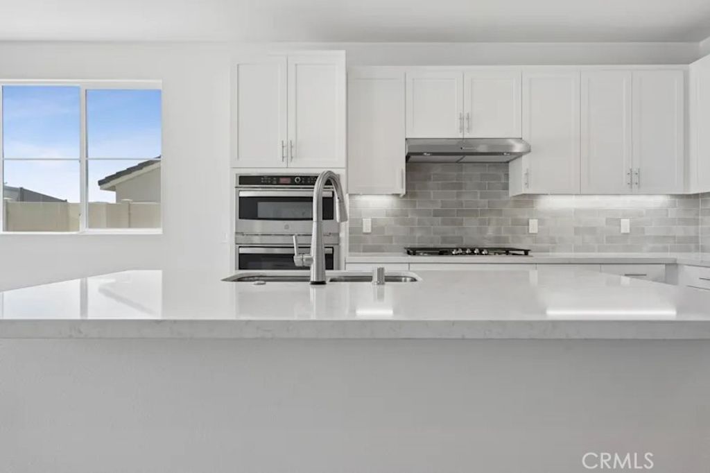 Photo of 28916 Vertex Way, Canyon Country, CA 91350 (MLS # OC26082686)