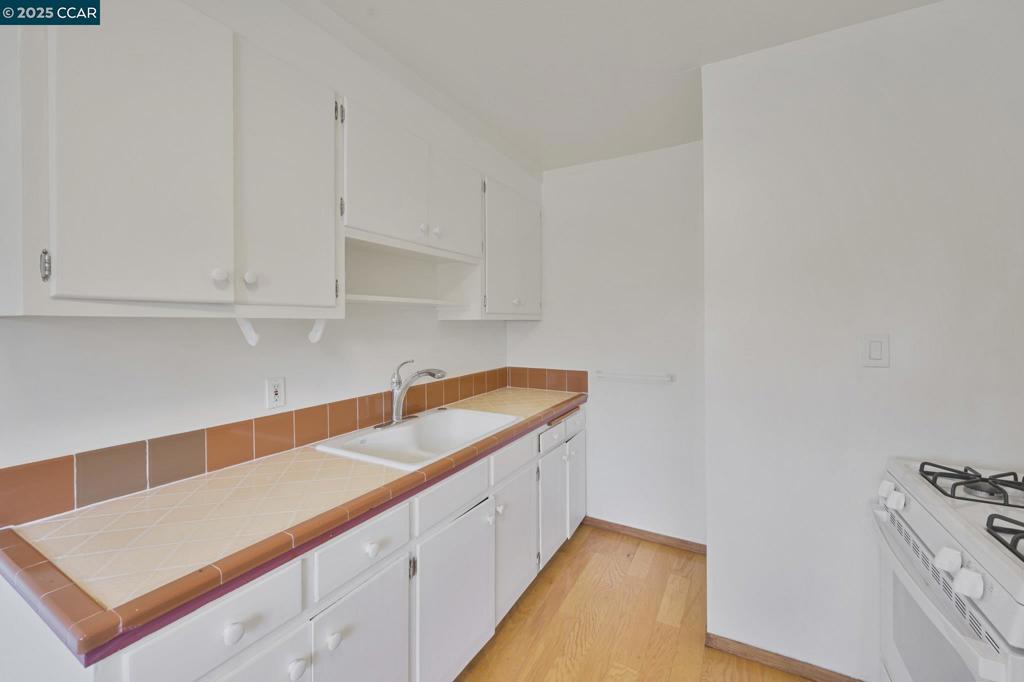 CENTRALBEY - Residential Lease