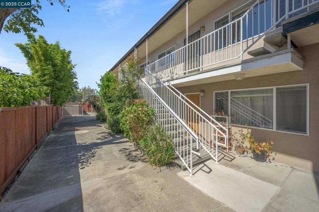 CENTRALBEY - Residential Lease