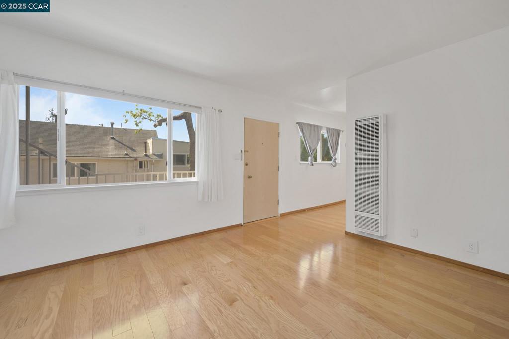 CENTRALBEY - Residential Lease