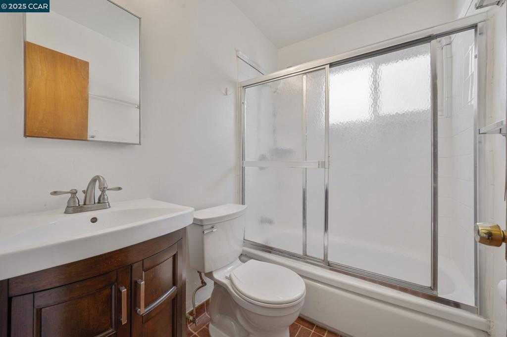 CENTRALBEY - Residential Lease