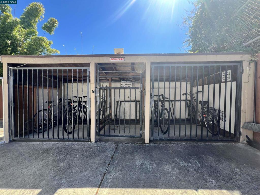 CENTRALBEY - Residential Lease