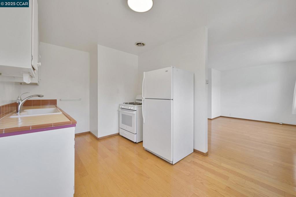 CENTRALBEY - Residential Lease