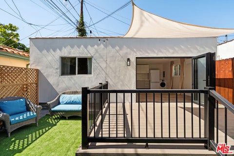 Photo of 845 1/2 N Kilkea Drive, Los Angeles, CA 90046 (MLS # 26847909)