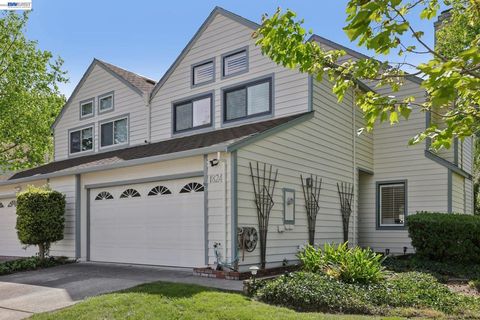 Photo of 1824 Mockingbird Pl Pl, Danville, CA 94526 (MLS # 41131080)