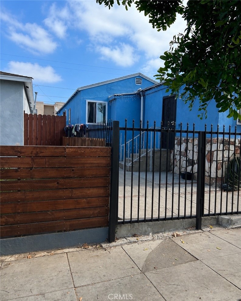 6121 E Olympic