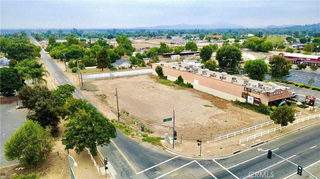 0 6th & Valleyview