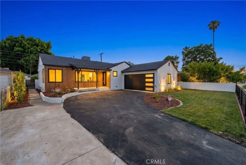 Photo of 9753 Mercedes Avenue, Arleta, CA 91331 (MLS # SR26173906)