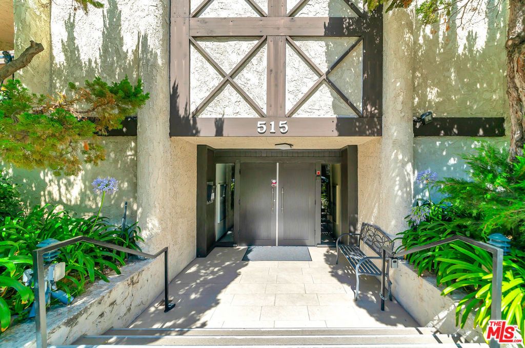 Photo of 515 N Jackson Street #116, Glendale, CA 91206 (MLS # 26647589)