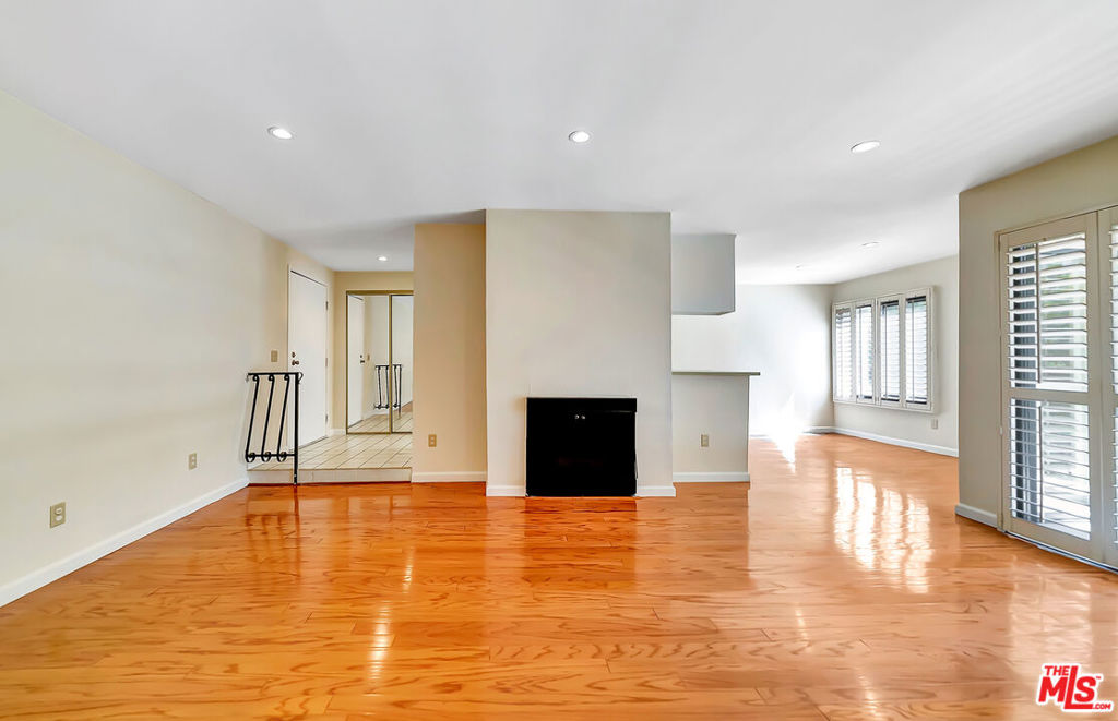 515 N Jackson Street 116