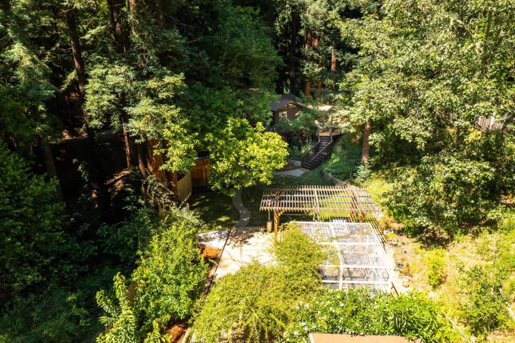 24250 Glenwood Drive