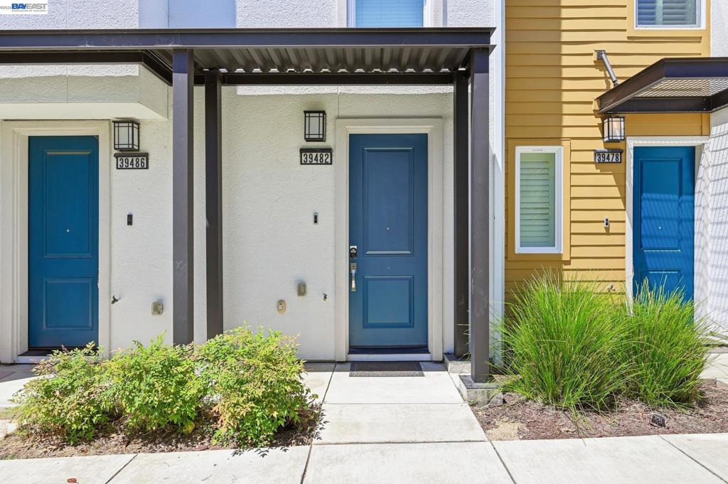 39482 Capstone Cmn