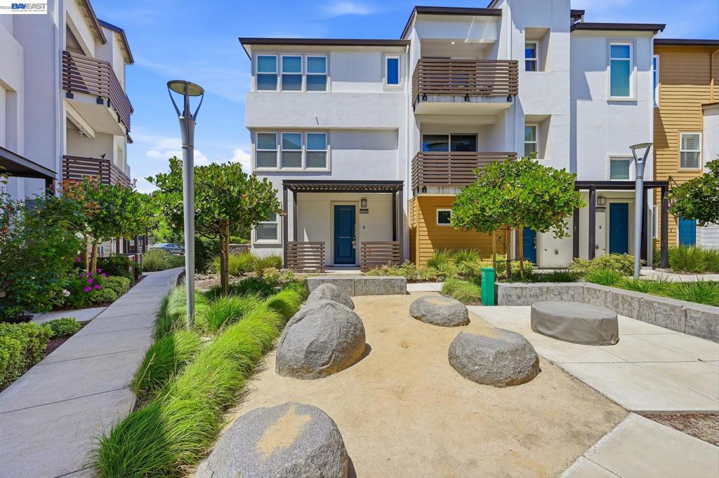 39482 Capstone Cmn