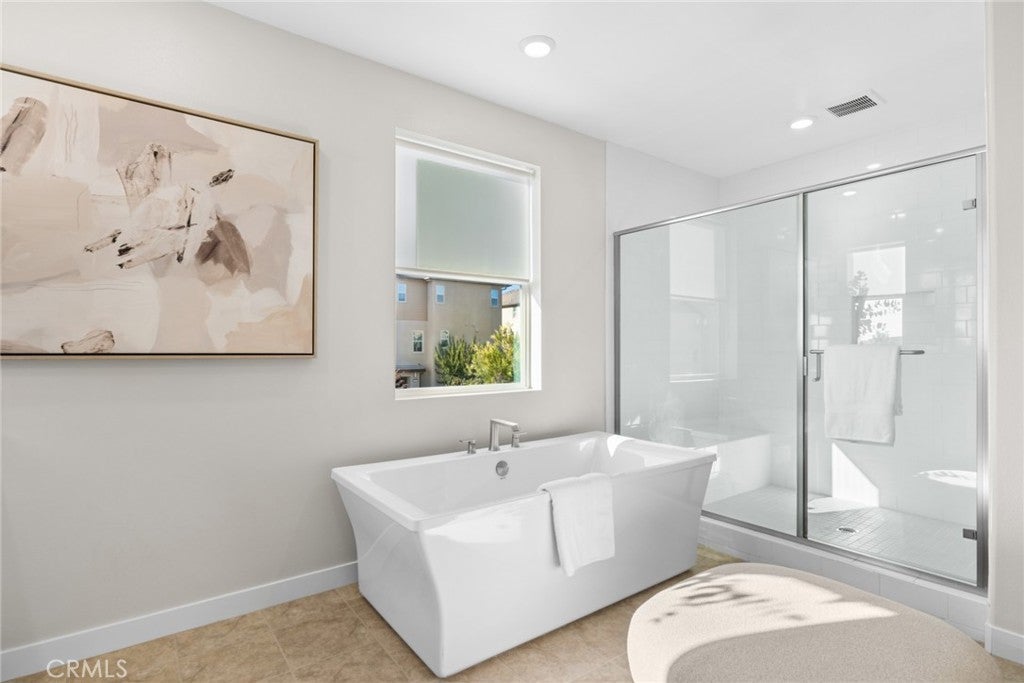 410 Chorus, Irvine CA 92618 - Photo 32
