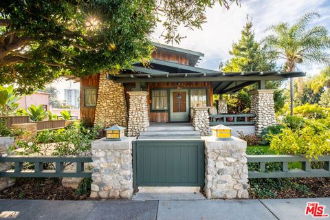 Photo of 2544 3RD Street, Santa Monica, CA 90405 (MLS # 26748055)