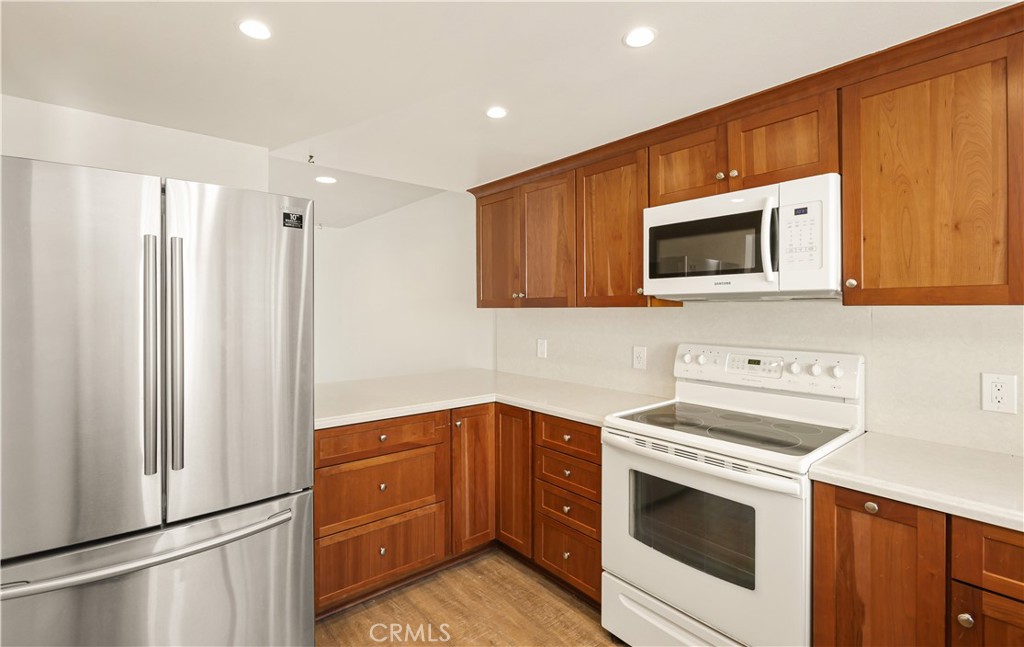 5136 Thorn Tree Lane