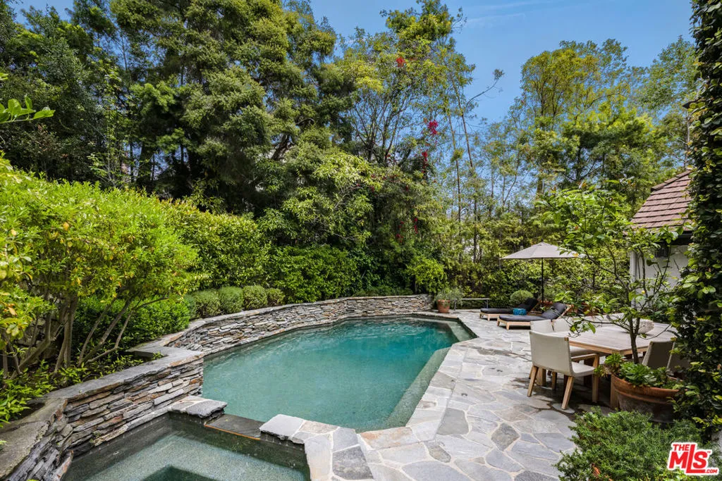 Los Angeles, California 90049, United States, 4 Bedrooms Bedrooms, ,5 BathroomsBathrooms,Residential,Active,127250