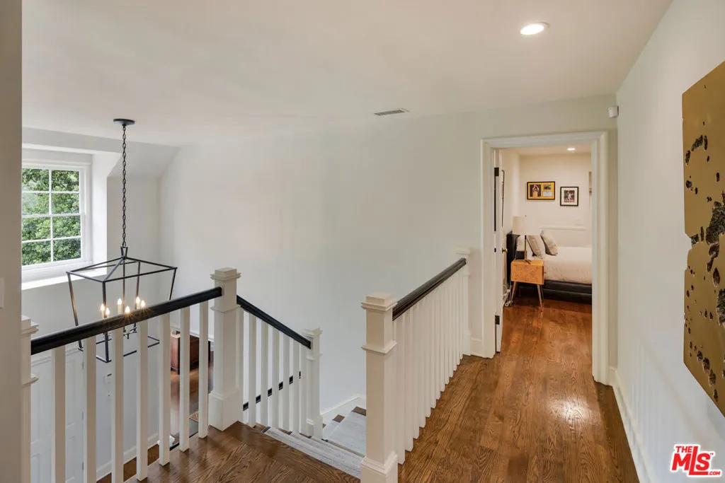 Los Angeles, California 90049, United States, 4 Bedrooms Bedrooms, ,5 BathroomsBathrooms,Residential,Active,127250