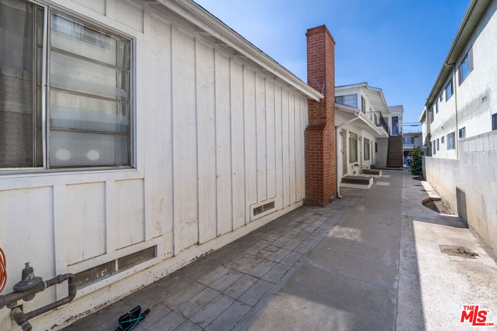 1631 Granville Avenue