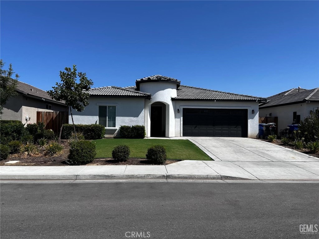 Welcome to Your Dream Home in the Highly Sought-After Power Ridge Community of Northwest Bakersfield! Nestled in a peaceful neighborhood with convenient freeway access, this impressive 2022-built single-family residence offers 2,158 sq. ft. of modern living space. Featuring a PAID-OFF solar system, this home boasts a formal dining area, an open-concept kitchen, a desirable split-wing floor plan, and a light, bright exterior. Inside, you'll find 4 spacious bedrooms and 3 bathrooms, with quartz countertops. Additional highlights include a covered patio and numerous upgrades throughout. Enjoy the perfect blend of comfort and style in a serene setting.