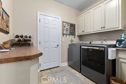 Tiny photo for 2347 Lakeview Drive, Bradley, CA 93426 (MLS # NS25222906)