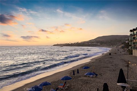 Photo of 647 Sleepy Hollow Ln, Laguna Beach, CA 92651 (MLS # NP26079290)