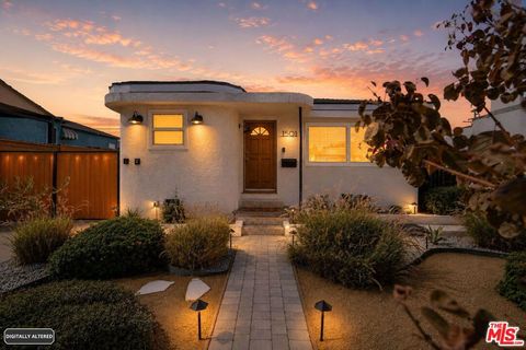 Photo of 1501 W 104th Street, Los Angeles, CA 90047 (MLS # 26862433)