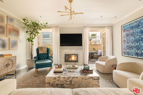 Photo of 930 N Doheny Drive #103, West Hollywood, CA 90069 (MLS # 25617437)