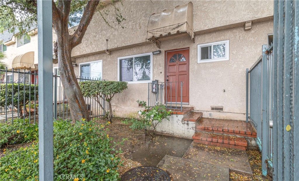 Photo of 17041 17041 Roscoe Blvd. #4, Northridge, CA 91325 (MLS # RS25232440)