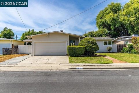 Photo of 2725 Argyll Ave, Concord, CA 94520 (MLS # 41134864)
