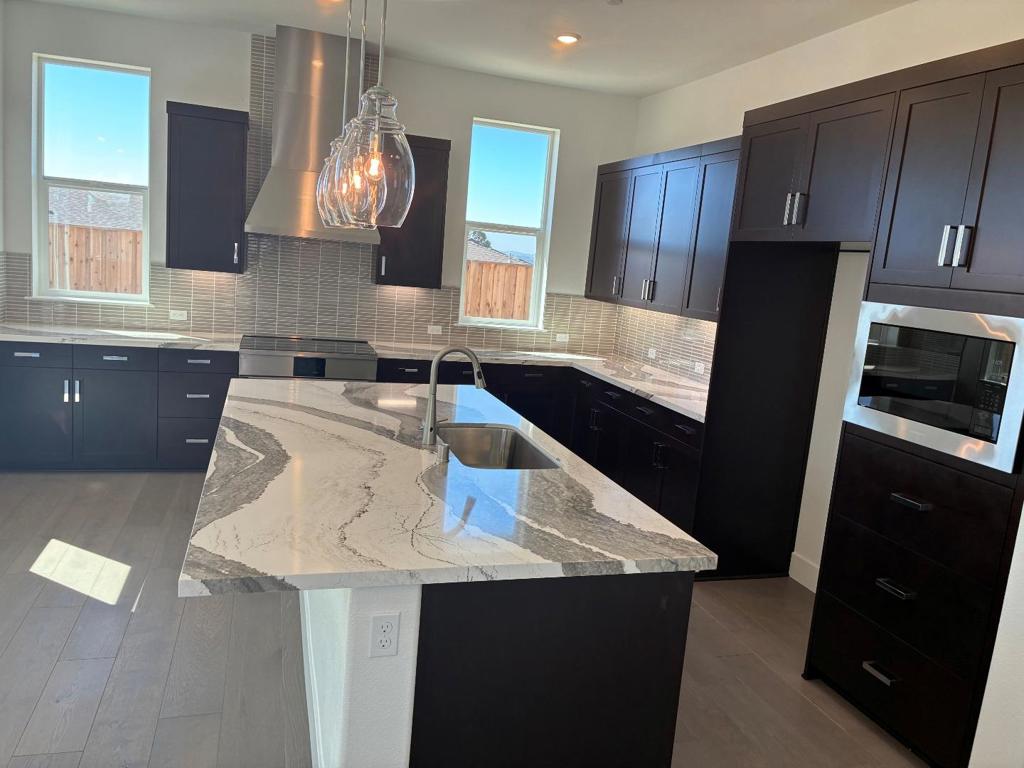 Properties 2 1036 Michael Avenue 36