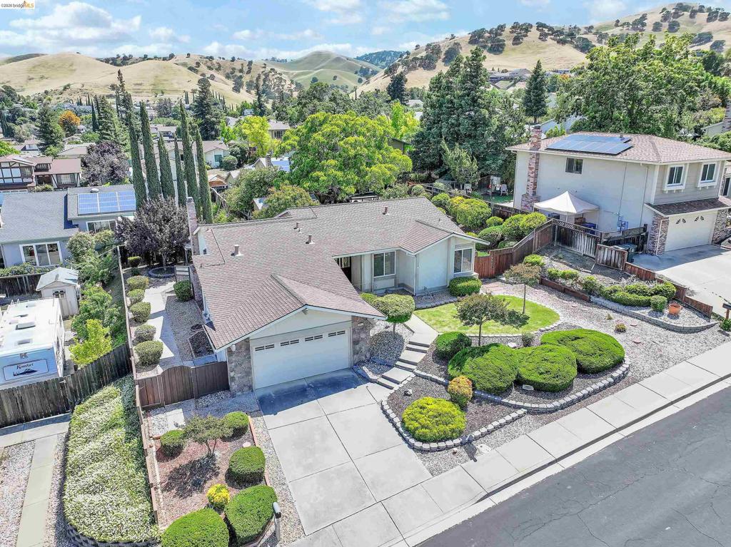 2411 Los Prados Way