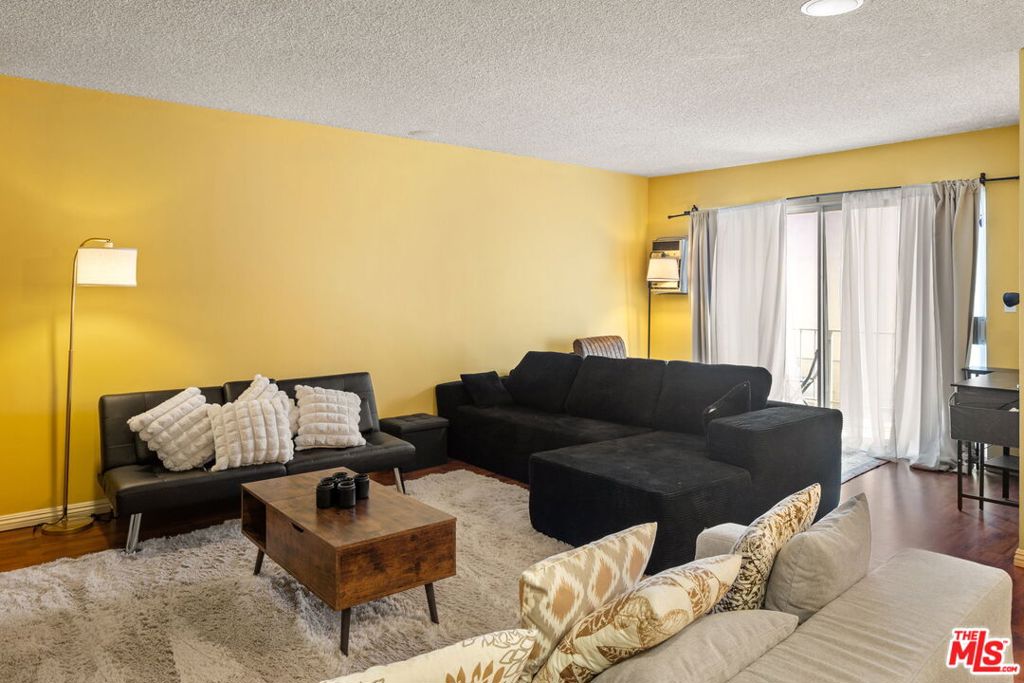 5625 Windsor Way 211, Culver City CA 90230