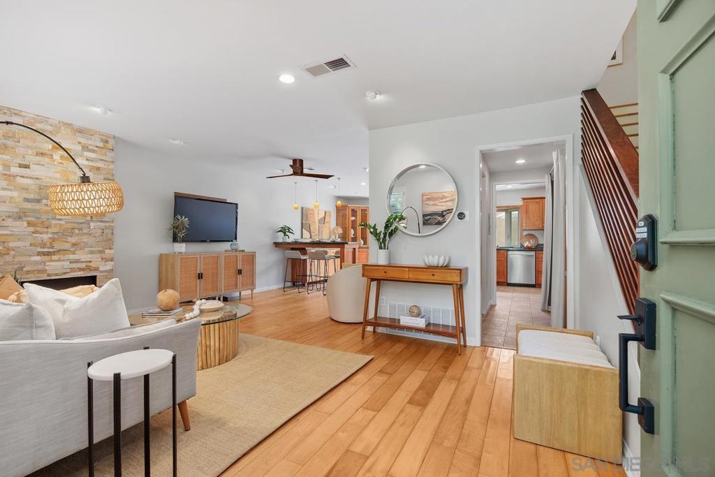 2747 Caminito Cedros