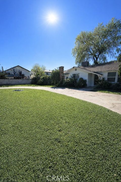 Photo of 20156 Arminta Street, Winnetka, CA 91306 (MLS # SR26059071)