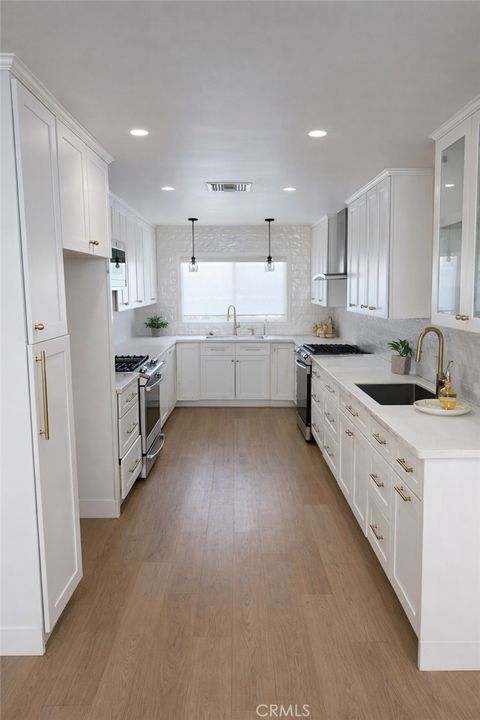 Photo of 20156 Arminta Street, Winnetka, CA 91306 (MLS # SR26059071)