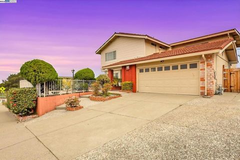 Photo of 915 California St St, Rodeo, CA 94572 (MLS # 41115419) Photo of 915 California St St, Rodeo, CA 94572 (MLS # 41115419)