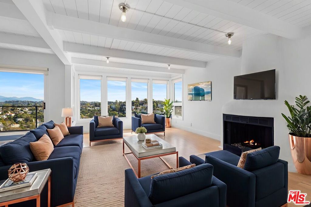 2226 Ronda Vista Drive, Los Angeles CA 90027