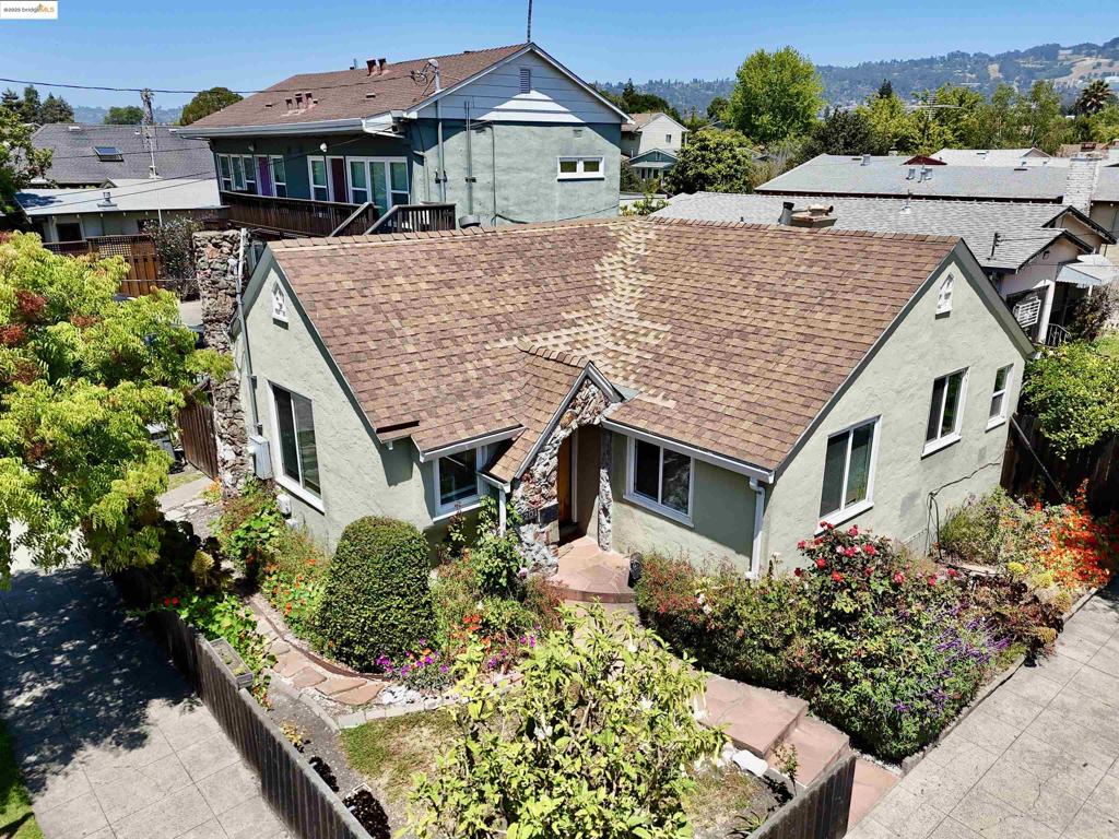 Properties 2 1201 Dwight Way