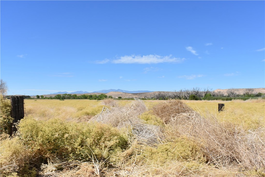 Priced to sell this 2.56 acre lot is an opportunity not to miss! This is a landlocked property located in a very desirable area in Rural Oro Grande.