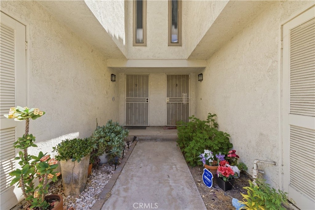 5577 Pioneer Boulevard 9