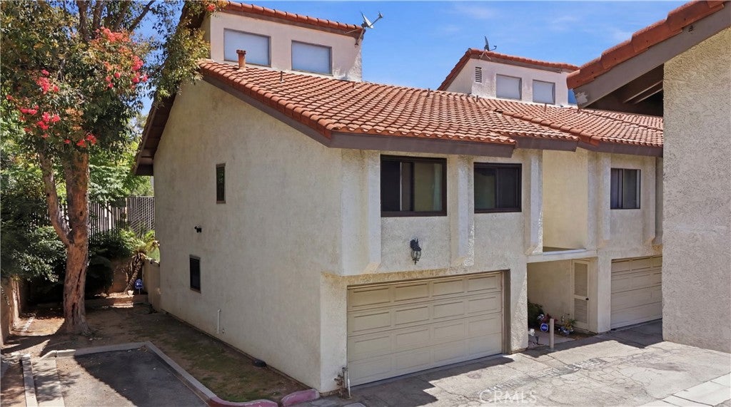 5577 Pioneer Boulevard