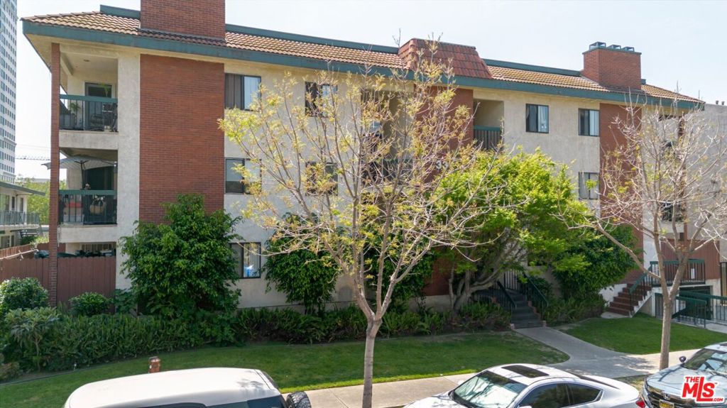 330 Burchett Street 206