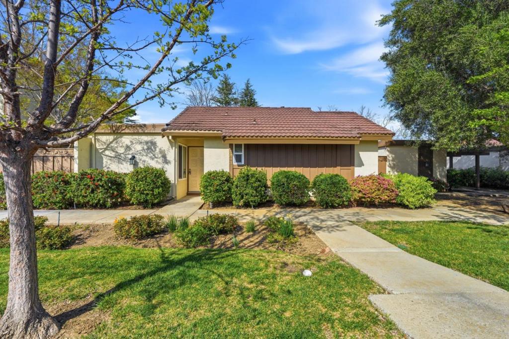 5893 Manorwood Court