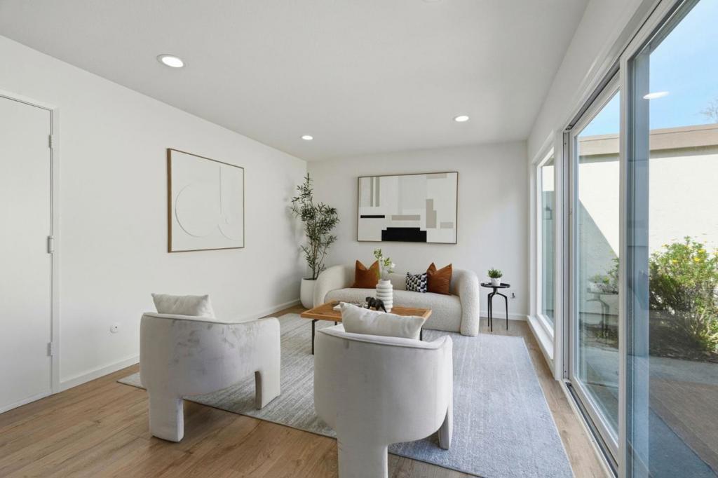 5893 Manorwood Court