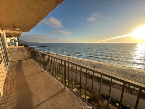 Photo of 555 Esplanade #213, Redondo Beach, CA 90277 (MLS # SB25169513) Photo of 555 Esplanade #213, Redondo Beach, CA 90277 (MLS # SB25169513)