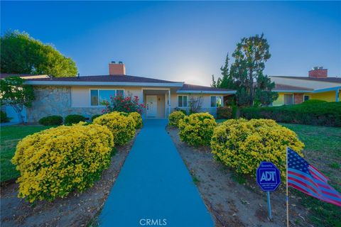 Photo of 9007 Monogram Ave, North Hills, CA 91343 (MLS # GD25244419)