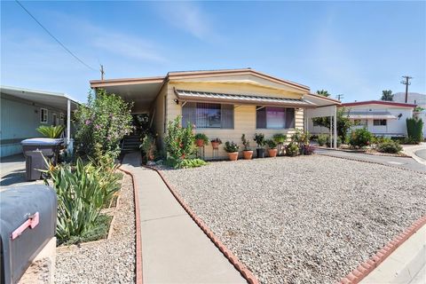 Photo of 39 Round Table Drive, Riverside, CA 92507 (MLS # TR25167882) Photo of 39 Round Table Drive, Riverside, CA 92507 (MLS # TR25167882)