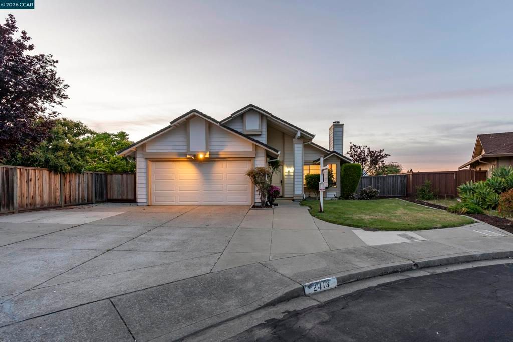 Photo of 2413 Christian Ct Ct, Pinole, CA 94564 (MLS # 41128918)