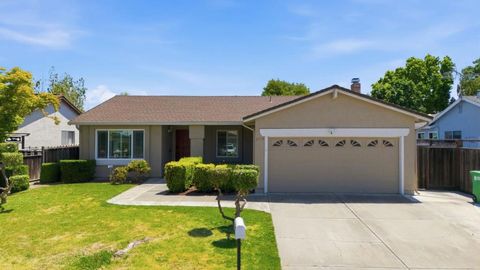 Photo of 2716 Killdeer Court, Union City, CA 94587 (MLS # ML82048399)